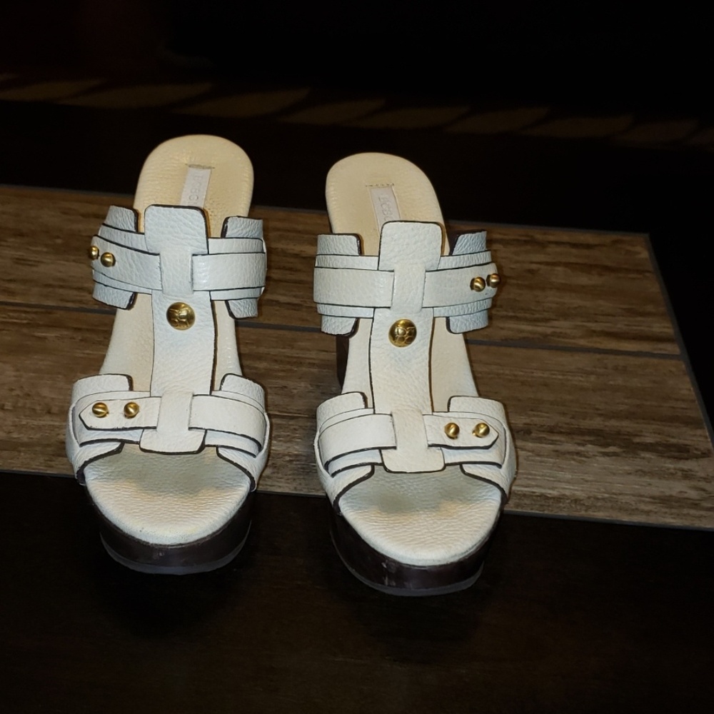 Ladies Shoes.